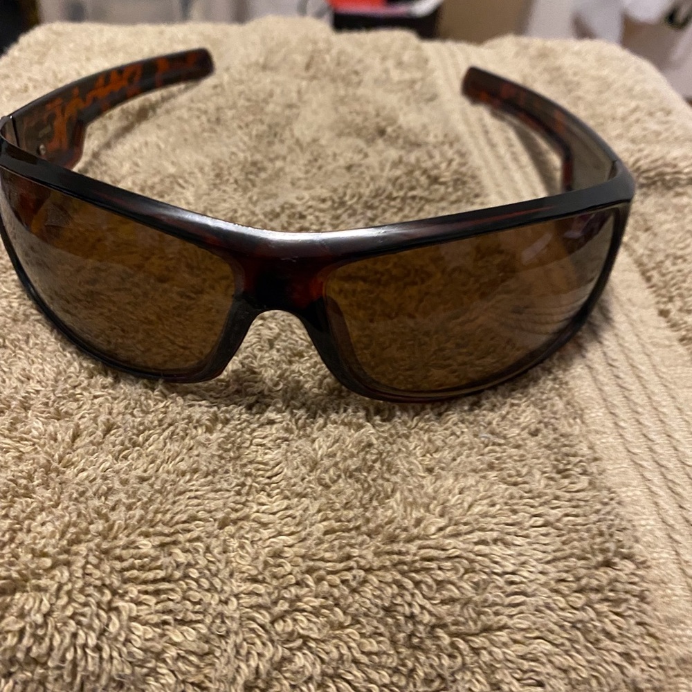 Brown/black sunglasses